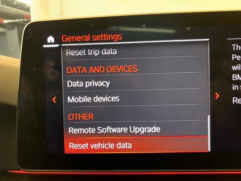 Used 2022 BMW 540i xDrive w/ M Sport Package image 38