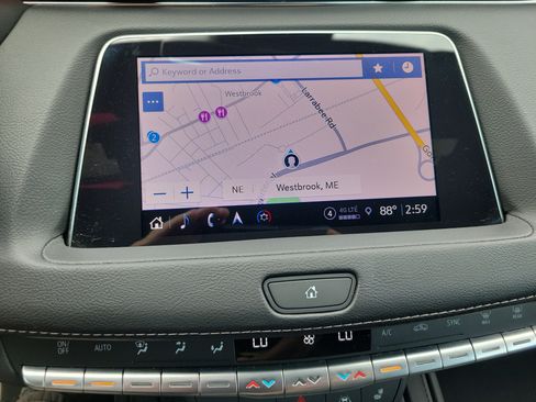 Used 2022 Cadillac XT4 Luxury w/ Cold Weather Package AWD/4WD image 27