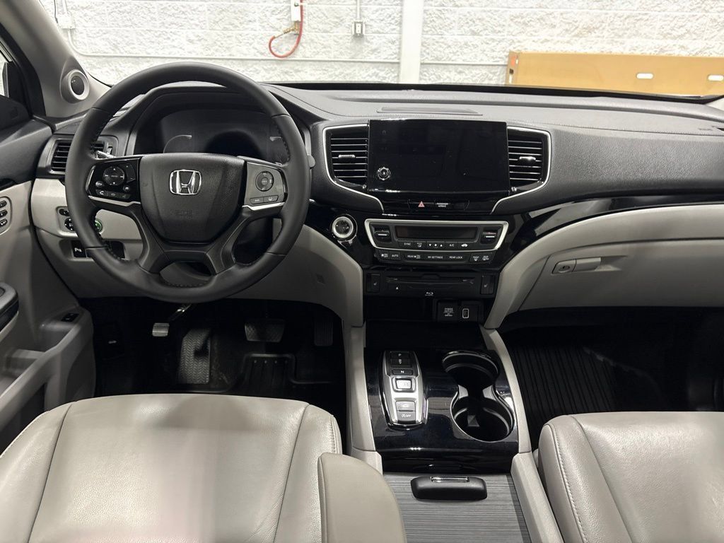 Used 2022 Honda Pilot Touring image 12