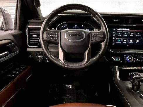 Used 2024 GMC Sierra 1500 Denali Ultimate AWD/4WD image 6