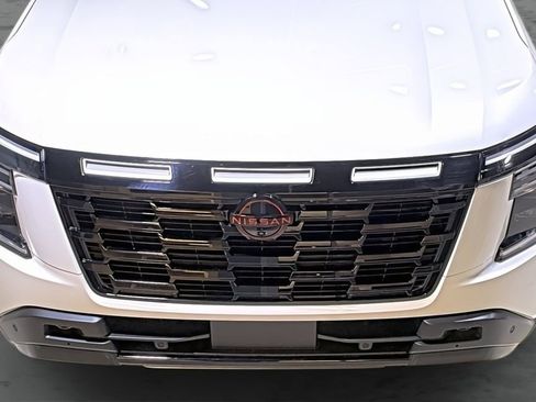 Used 2025 Nissan Armada PRO-4X AWD/4WD image 16