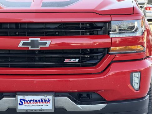Used 2018 Chevrolet Silverado 1500 LT w/ Rally 2 Edition AWD/4WD image 8