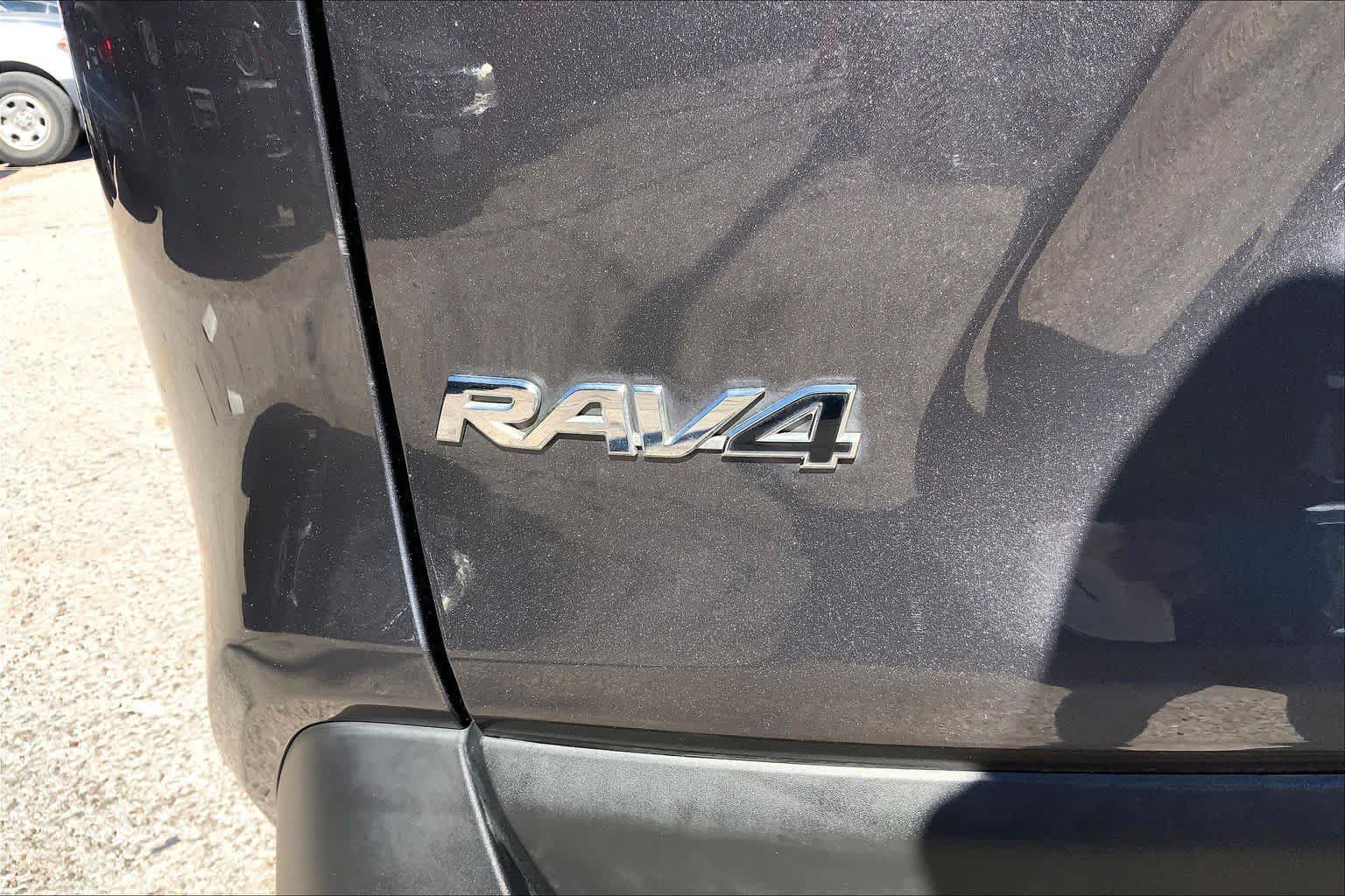 Used 2024 Toyota RAV4 LE AWD/4WD image 10