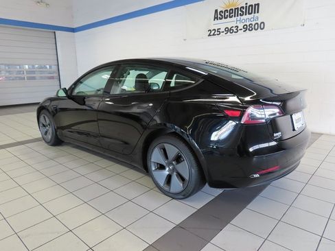 Used 2021 Tesla Model 3 Standard Range Plus image 11