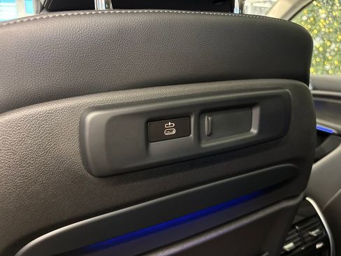 Used 2022 BMW X7 xDrive40i w/ Luxury Seating Package image 30