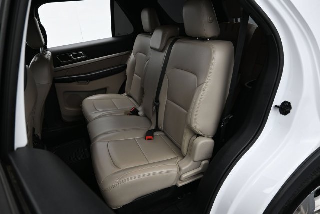 Used 2019 Ford Explorer XLT w/ Equipment Group 202A FWD image 28