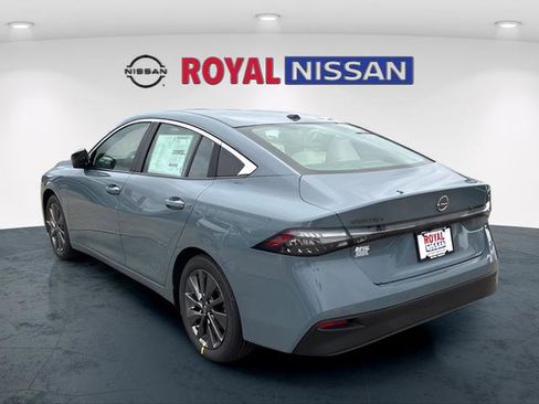 New 2026 Nissan Sentra SL w/ Floor Mat Package FWD image 5