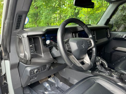 Used 2021 Ford Bronco First Edition AWD/4WD image 32