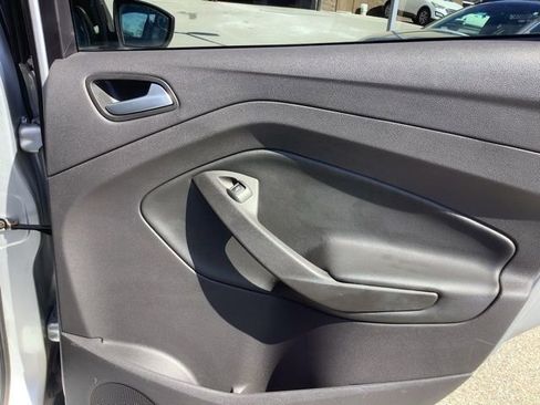 Used 2015 Ford Escape SE image 24