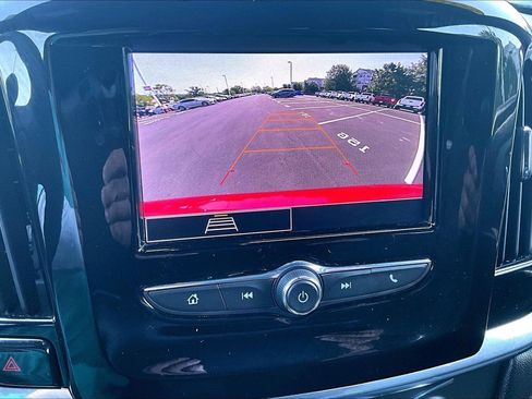 Used 2023 Chevrolet Traverse LT FWD image 20