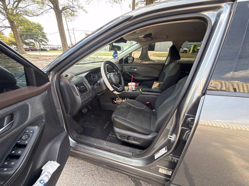 Used 2021 Nissan Rogue SV FWD image 11