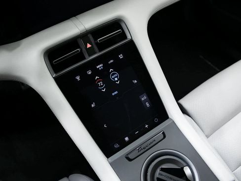 Certified 2024 Porsche Taycan GTS image 21