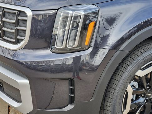 New 2025 Kia Telluride S image 6