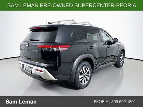 Used 2023 Nissan Pathfinder SL w/ Black Appearance Package AWD/4WD image 7