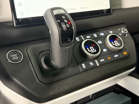 New 2025 Land Rover Defender 110 S image 18