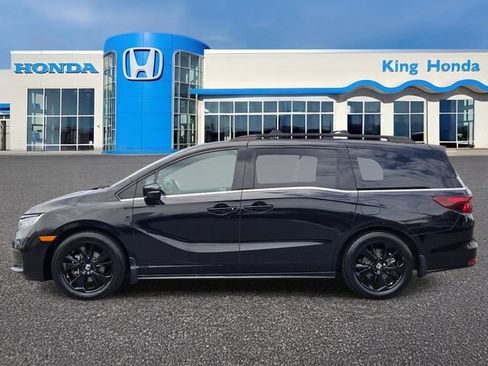 Used 2023 Honda Odyssey Sport image 12