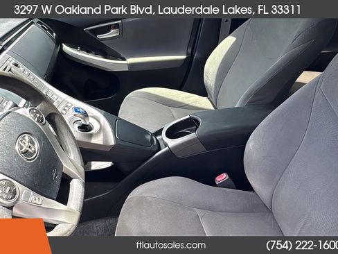 Used 2015 Toyota Prius Three FWD image 31