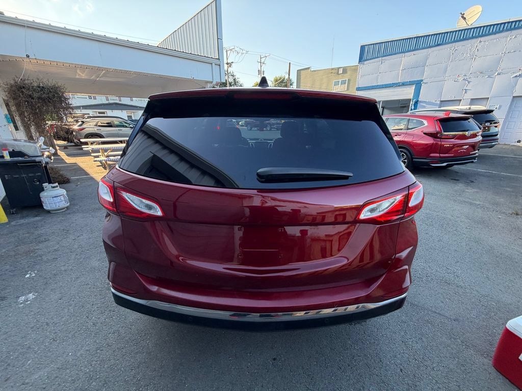 Used 2018 Chevrolet Equinox LT AWD/4WD image 4