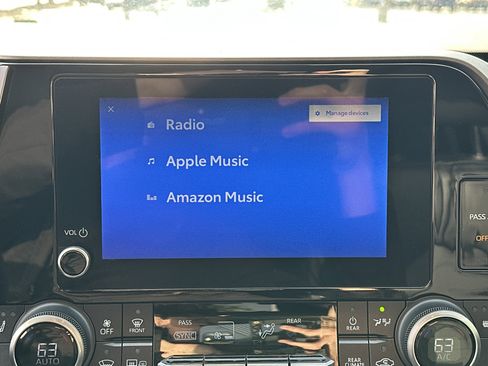 Certified 2024 Toyota Highlander XLE image 23