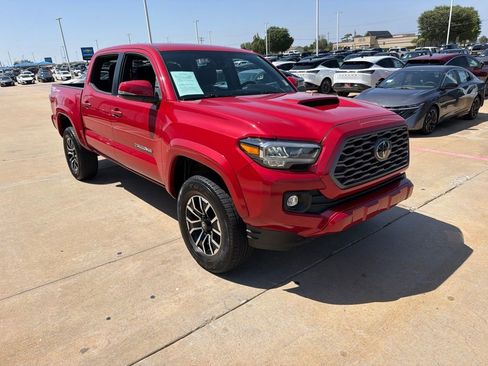 Used 2023 Toyota Tacoma TRD Sport w/ Technology Package RWD image 7