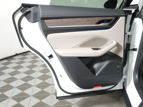 New 2026 Porsche Macan 4 Electric image 33