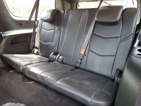Used 2018 Cadillac Escalade ESV Platinum AWD/4WD image 12
