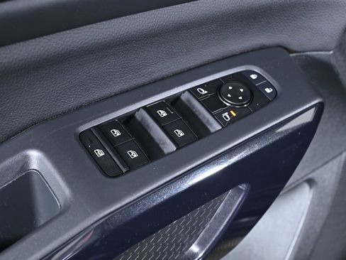 Used 2025 Nissan Pathfinder SV image 21