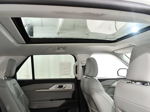 New 2026 Ford Explorer Active w/ Active Comfort Package AWD/4WD image 18