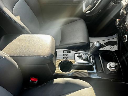 Used 2022 Toyota 4Runner SR5 Premium image 10