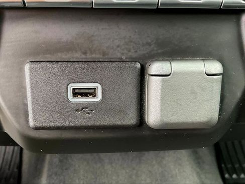 Used 2020 Chevrolet Silverado 1500 Custom w/ Custom Value Package image 26