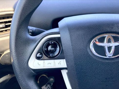 Used 2017 Toyota Prius Two image 21