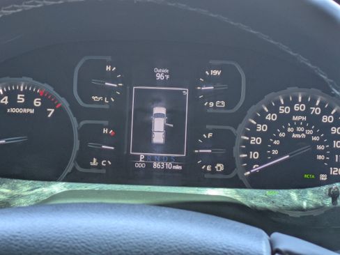 Used 2019 Toyota Tundra SR5 w/ SR5 Convenience Package RWD image 28