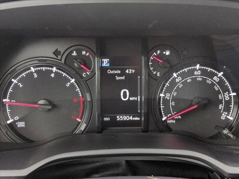 Used 2022 Toyota 4Runner SR5 AWD/4WD image 8
