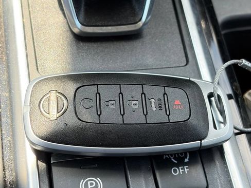 Used 2025 Nissan Pathfinder SV FWD image 14