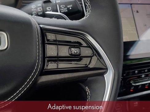 Used 2023 Jeep Grand Cherokee Overland image 27