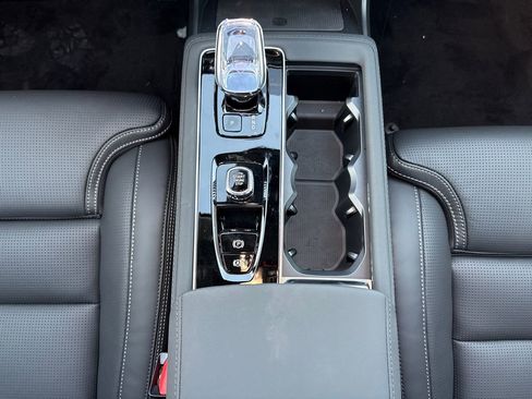New 2026 Volvo XC90 T8 Ultra image 14