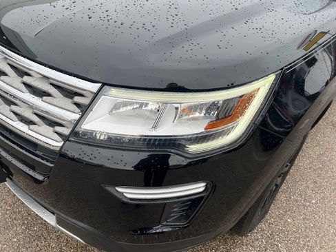 Used 2018 Ford Explorer XLT image 28