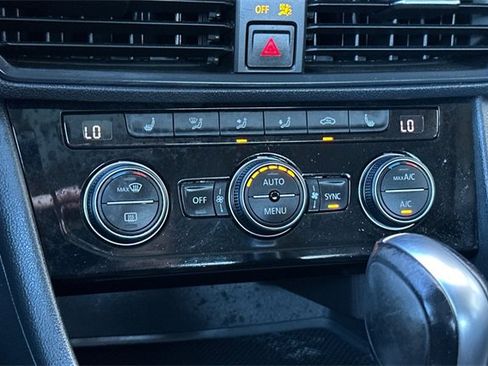 Used 2019 Volkswagen Jetta SE image 21