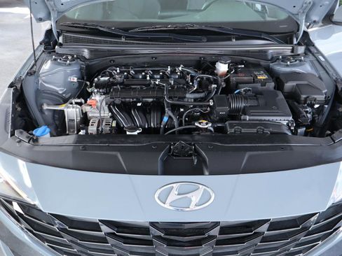 Used 2022 Hyundai Elantra SEL w/ Convenience + Premium Package FWD image 38
