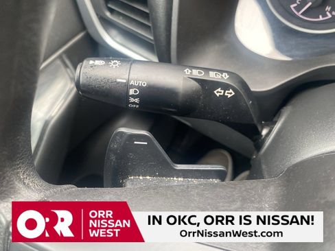 Used 2024 Nissan Rogue S image 28