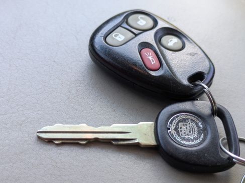 Used 2000 Cadillac De Ville w/ Comfort/Convenience Pkg image 28