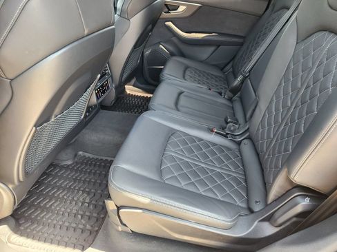 Used 2025 Audi SQ7 Premium Plus w/ Executive Package AWD/4WD image 29