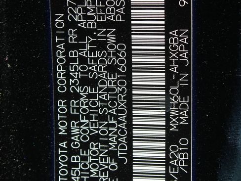 Used 2024 Toyota Prius XLE FWD image 9