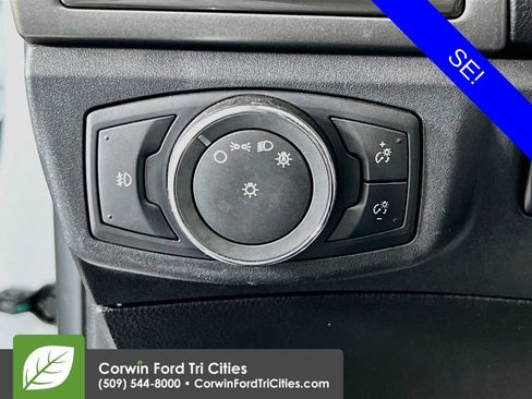 Used 2017 Ford Fusion SE w/ Fusion SE Technology Package FWD image 19