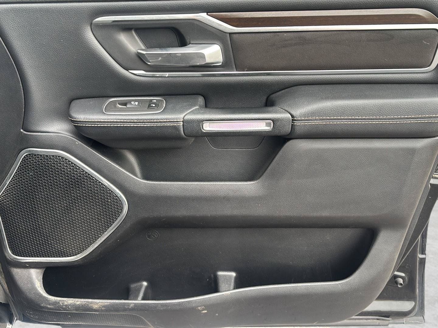 Used 2021 RAM 1500 Laramie AWD/4WD image 16