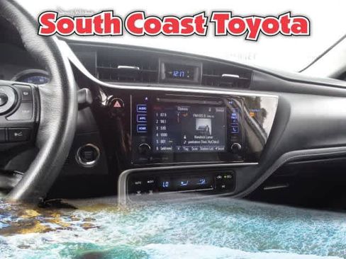 Used 2018 Toyota Corolla XSE image 27