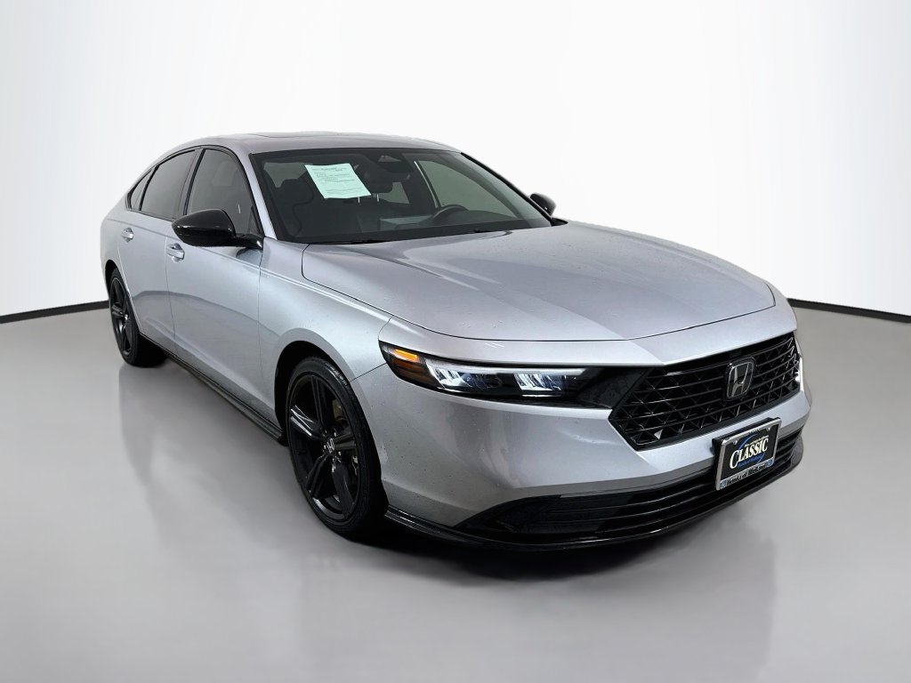 Used 2025 Honda Accord Sport image 1