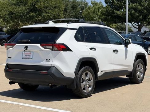 Used 2025 Toyota RAV4 XLE w/ Convenience Package AWD/4WD image 4