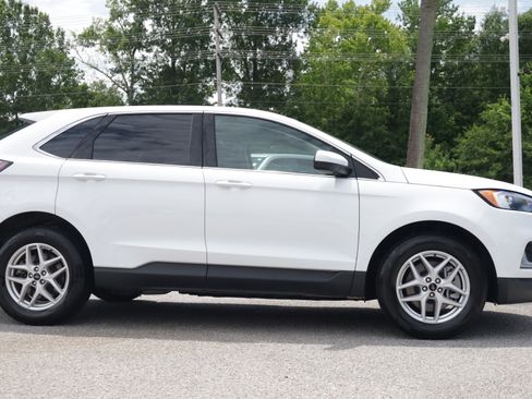 Used 2024 Ford Edge SEL AWD/4WD image 6