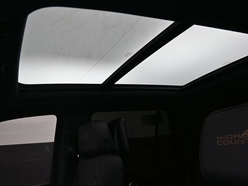 Used 2023 Chevrolet Tahoe High Country image 36